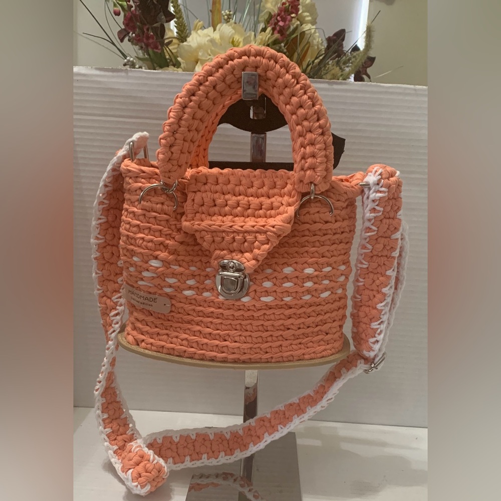 Handmade Crochet Peach and White purse with two types of straps